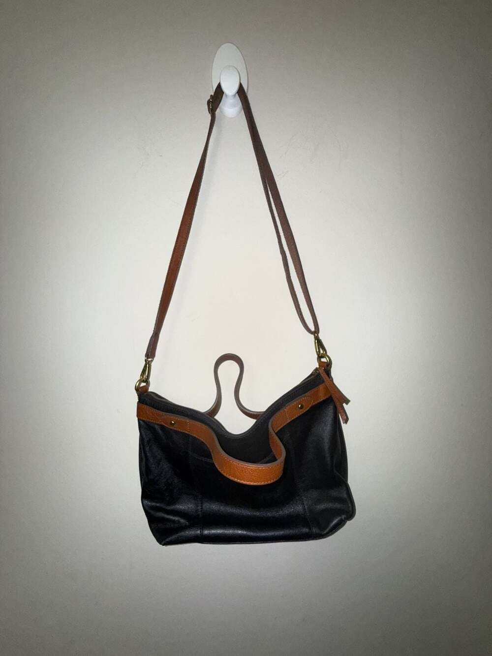 Fossil Sadie Pebbled Leather Crossbody Hobo Bag